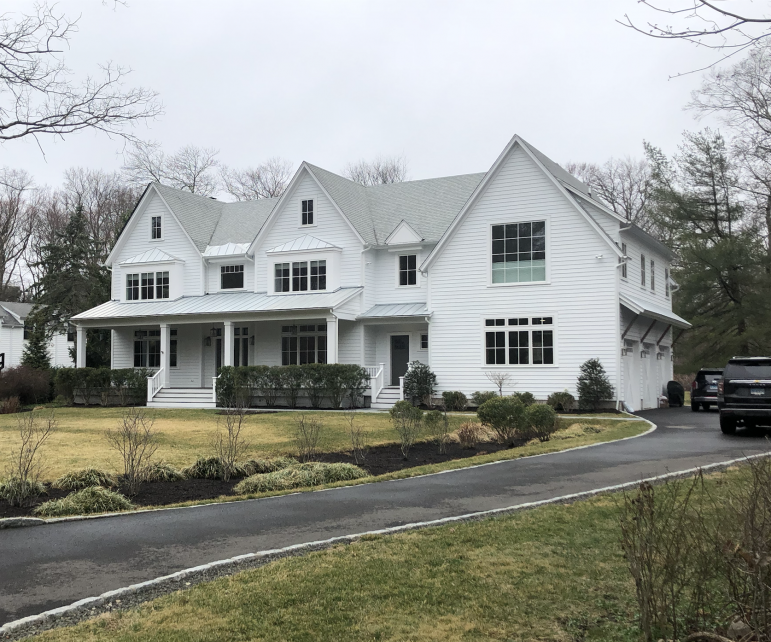 10 Holly Lane real estate